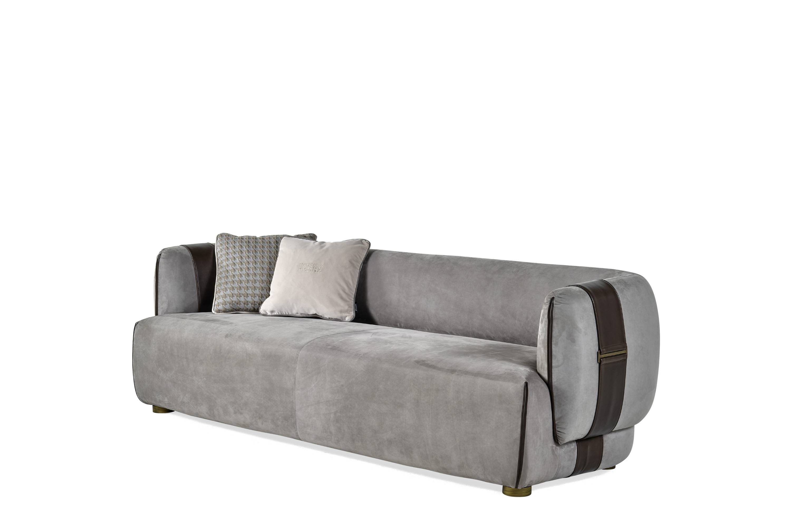 GFH_ZURICH_3-seater-sofa_F.ZUR.211.ABX_2025_04.jpg