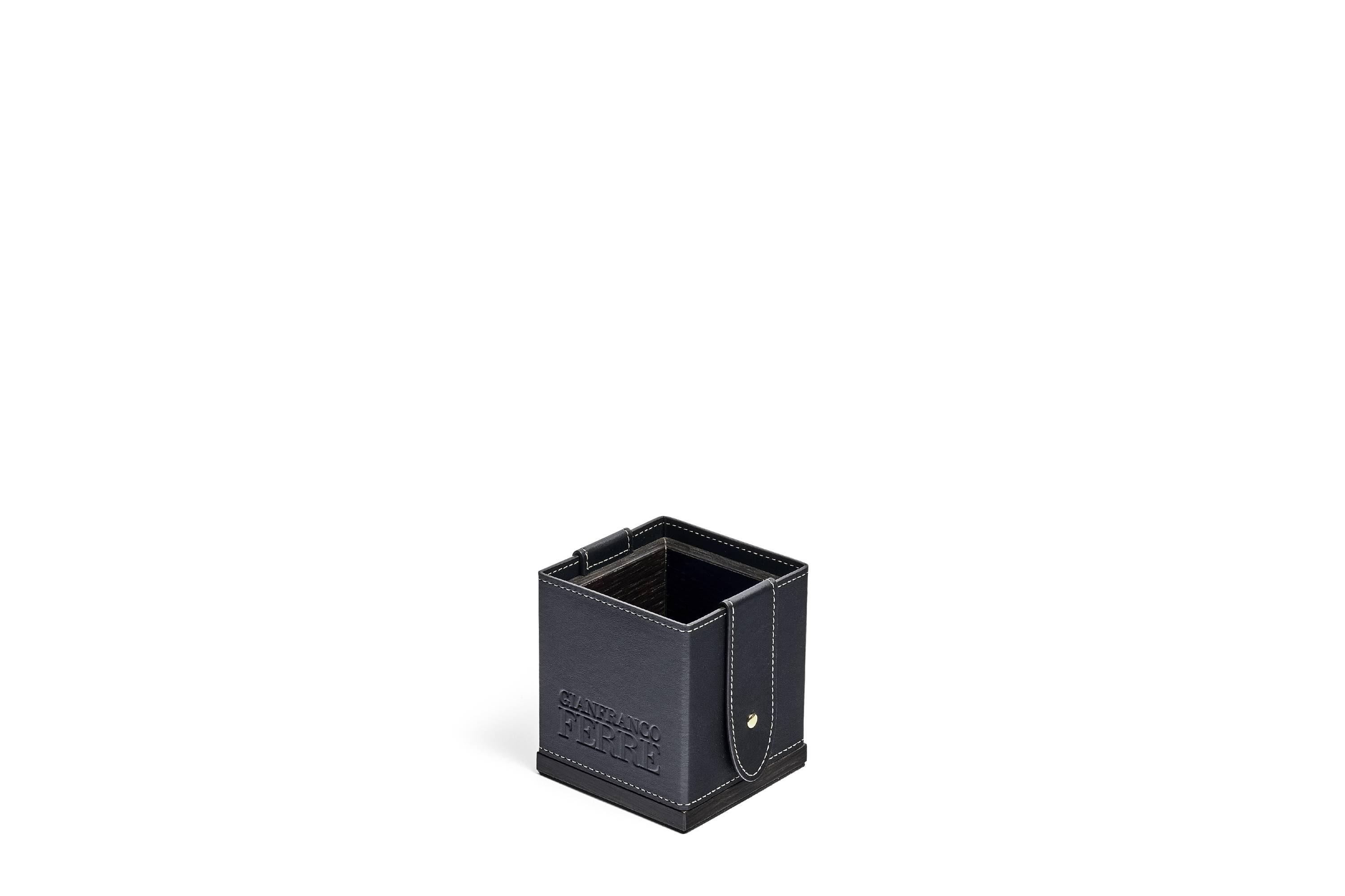 GFH_BADEN_pen-holder_F.BAE.HAB.AXX_2025_03.jpg